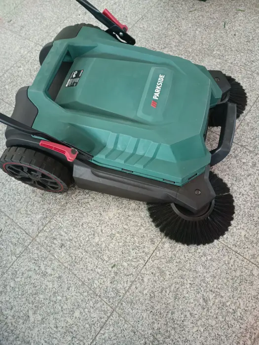Slika oglasa Parkside mehanički čistač – skuplja lišće i kamenčiće
