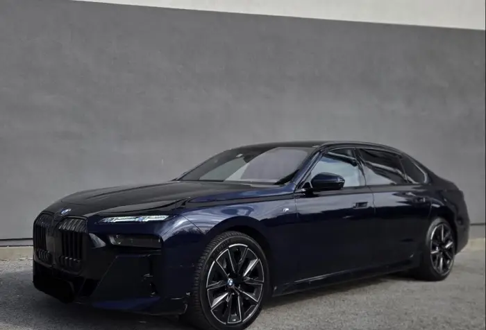 Slika oglasa BMW 740d G70 X-Drive